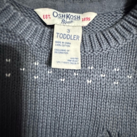 Boys 3T Christmas Sweater by Oshkosh k31 - Picture 3 of 3